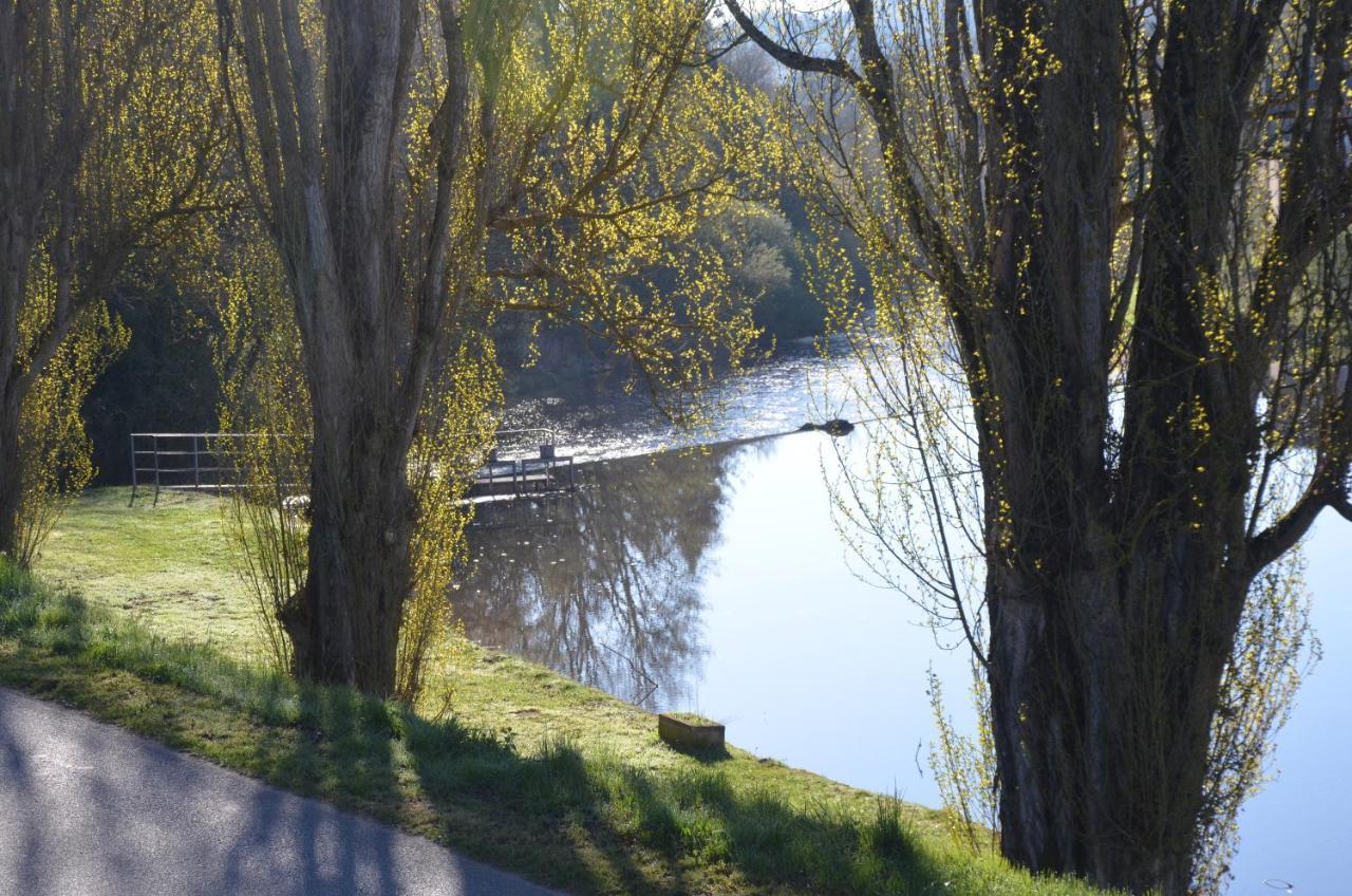 Studio "Au Bord De L'Eau" 2 Chambon-sur-Voueize Dış mekan fotoğraf