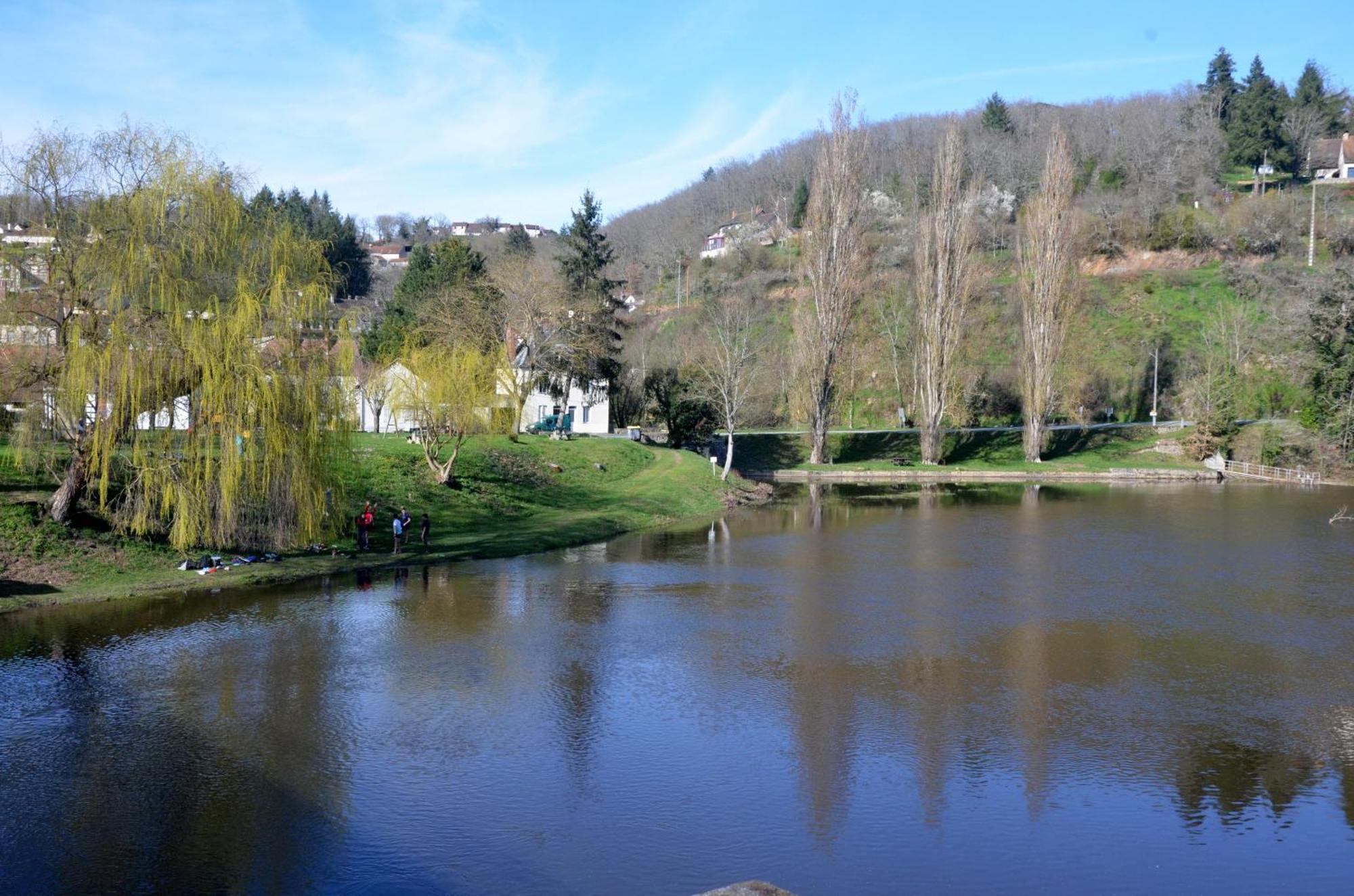 Studio "Au Bord De L'Eau" 2 Chambon-sur-Voueize Dış mekan fotoğraf